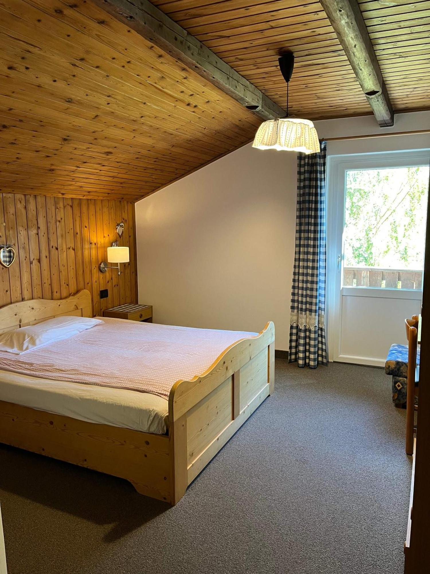 B&B Bucaneve Vigo di Fassa Rom bilde