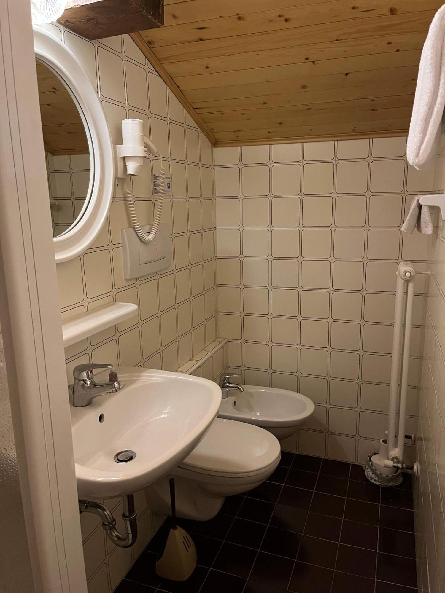 B&B Bucaneve Vigo di Fassa Rom bilde